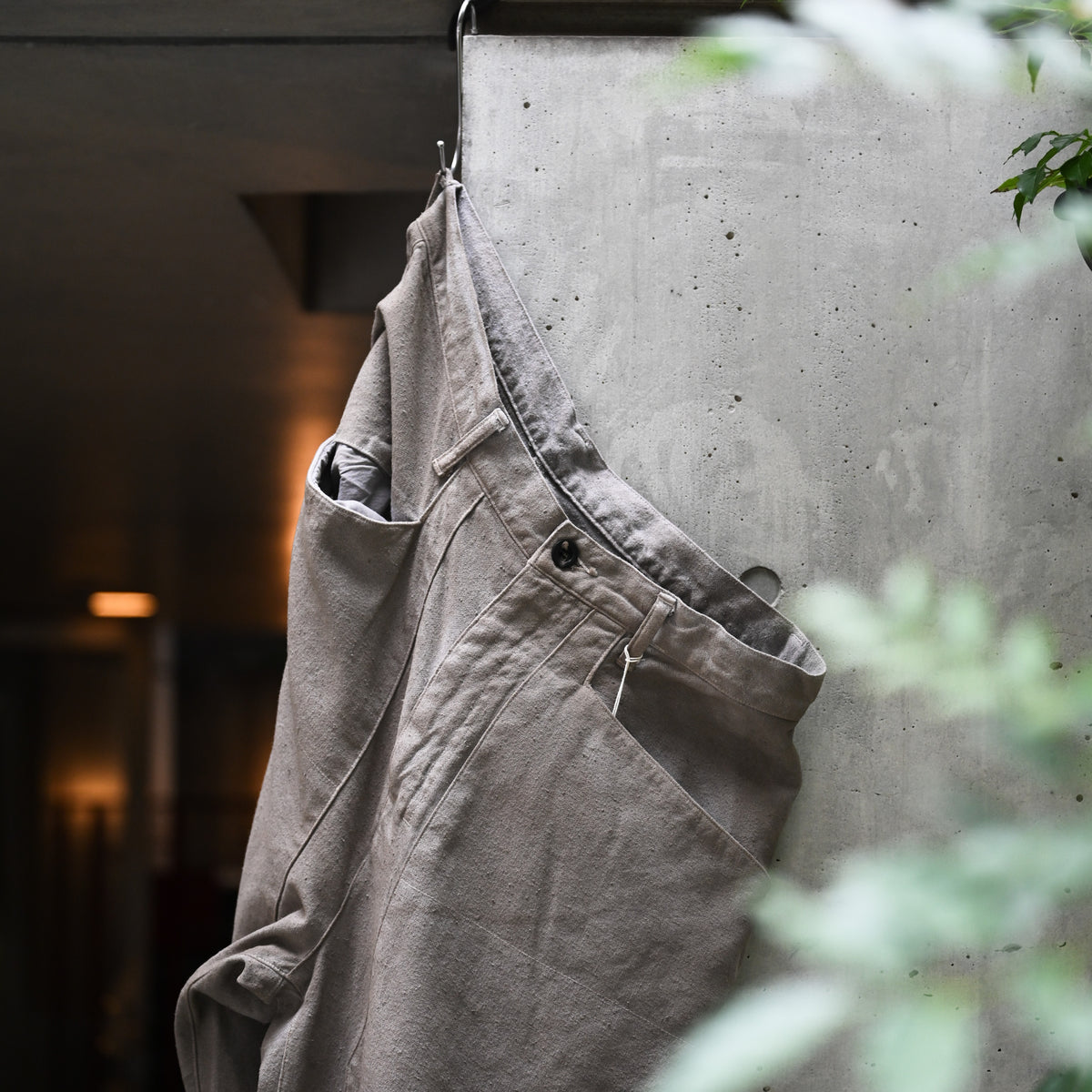 ANCELLM アンセルム | C/R DUCK DOUBLE KNEE PANTS, greige – coelacanth