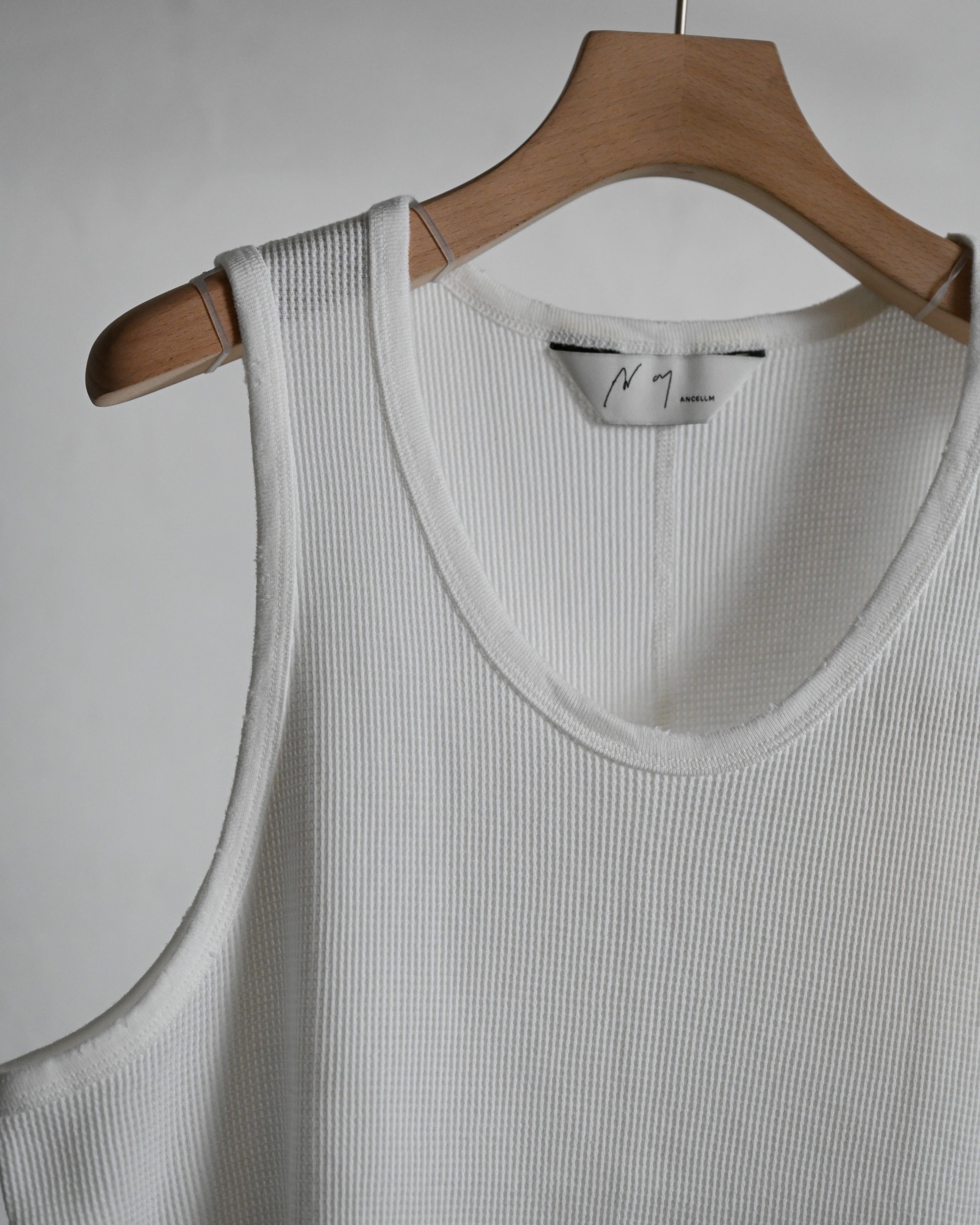 ANCELLM アンセルム - DAMAGE WAFFLE TANK, white – coelacanth