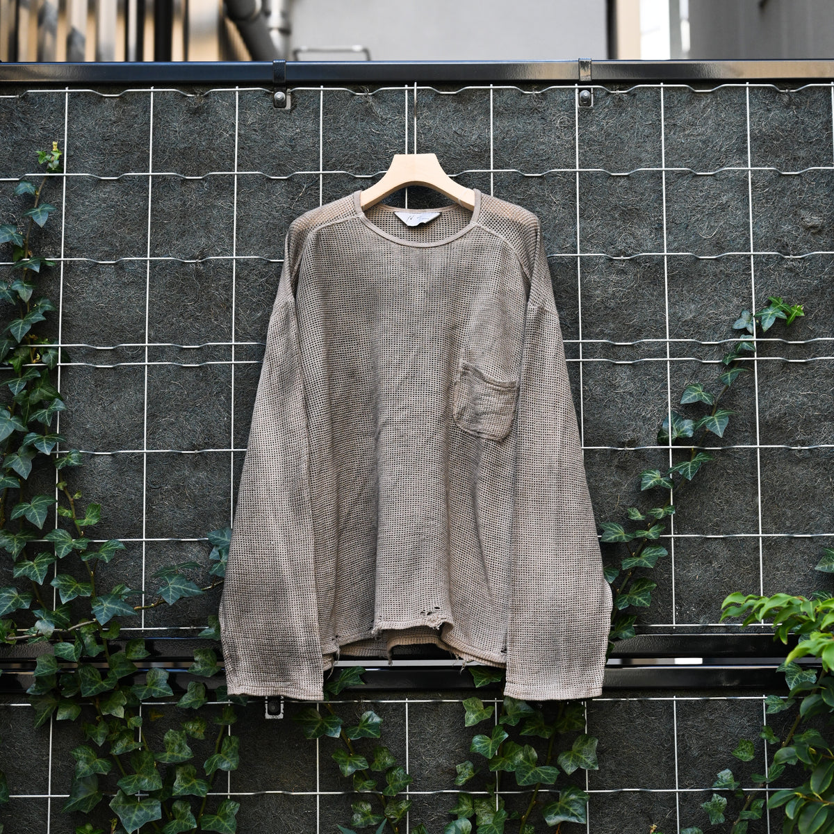 6F558479-CA5E-4AB7-AE82- 