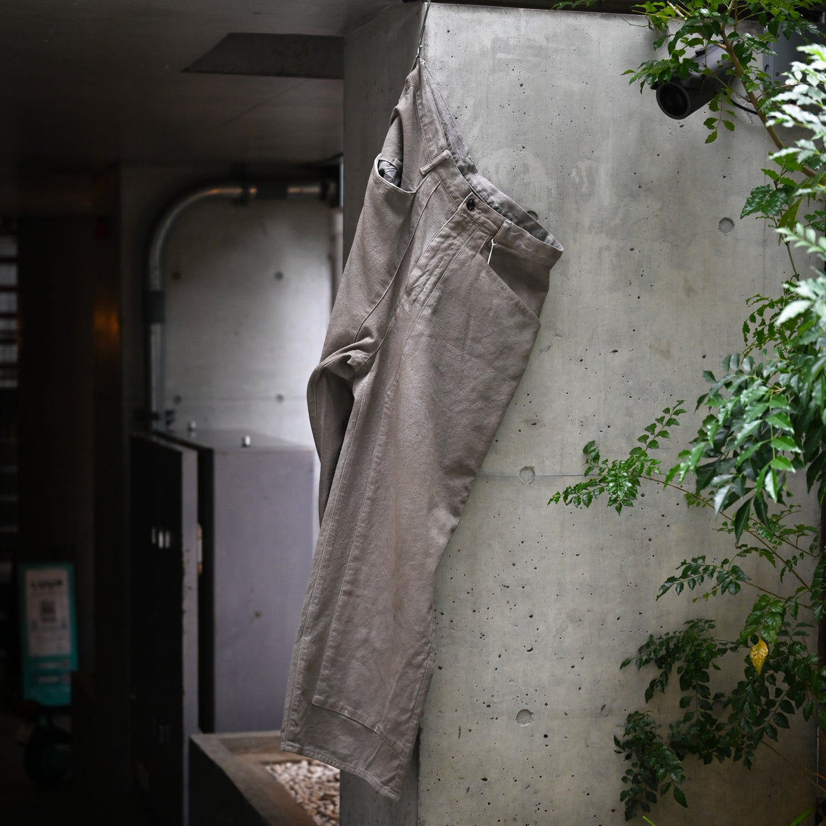 ANCELLM アンセルム | C/R DUCK DOUBLE KNEE PANTS, greige – coelacanth