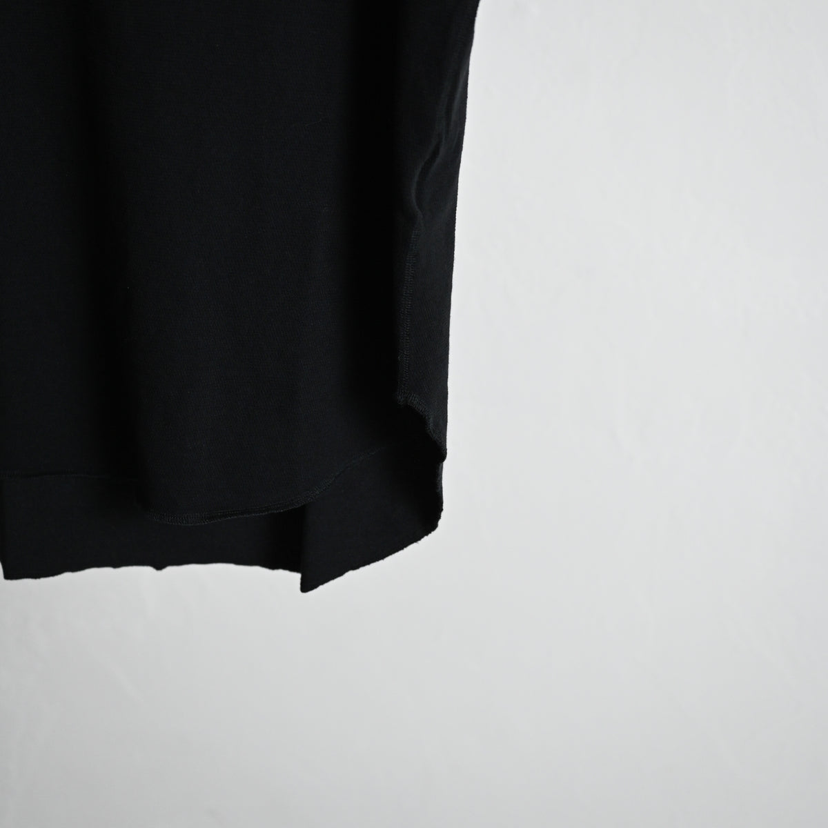 barbell object バーベルオブジェクト - liner top, black – coelacanth