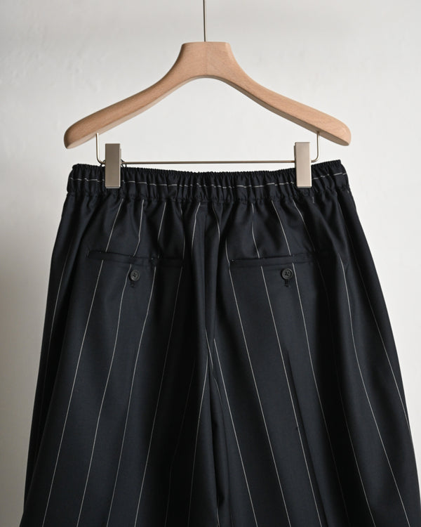WOOL EXTRA WIDE SHORTS, navy stripe