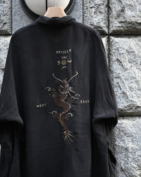 EMBROIDERED SOUVENIR SHIRT, black