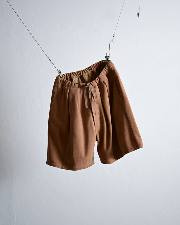 SUEDE TUCK WIDE SHORTS