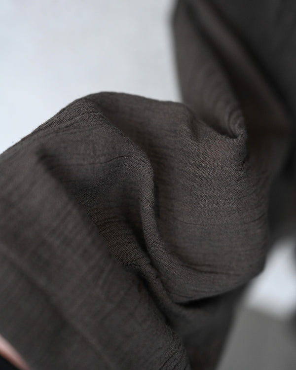 BELTED CREPE TUCK SLACKS, brown