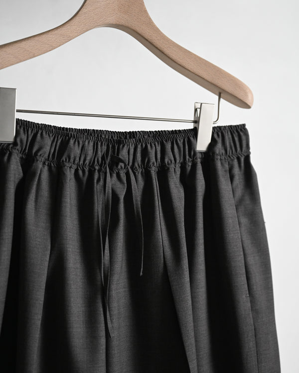 WOOL EXTRA WIDE SHORTS, dark brown