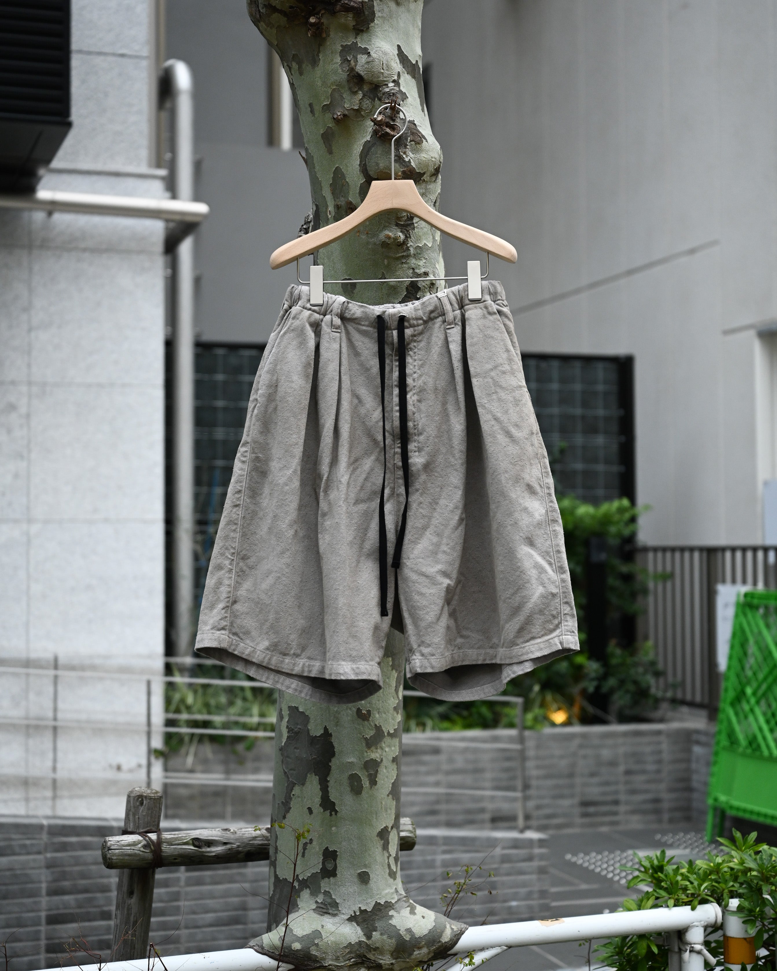 ANCELLM アンセルム - C/R DUCK SHORT PANTS, greige – coelacanth
