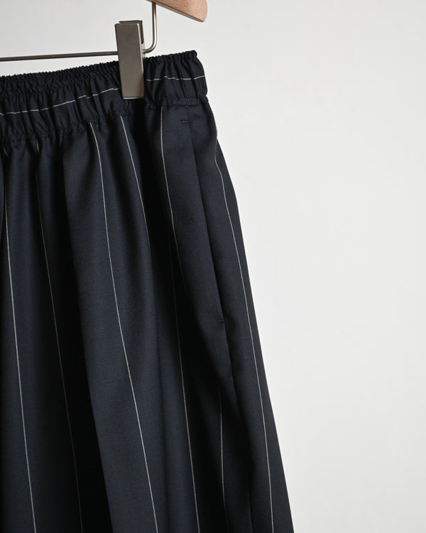 WOOL EXTRA WIDE SHORTS, navy stripe