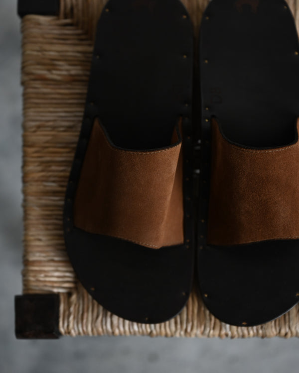 SIMONE Suede, Café