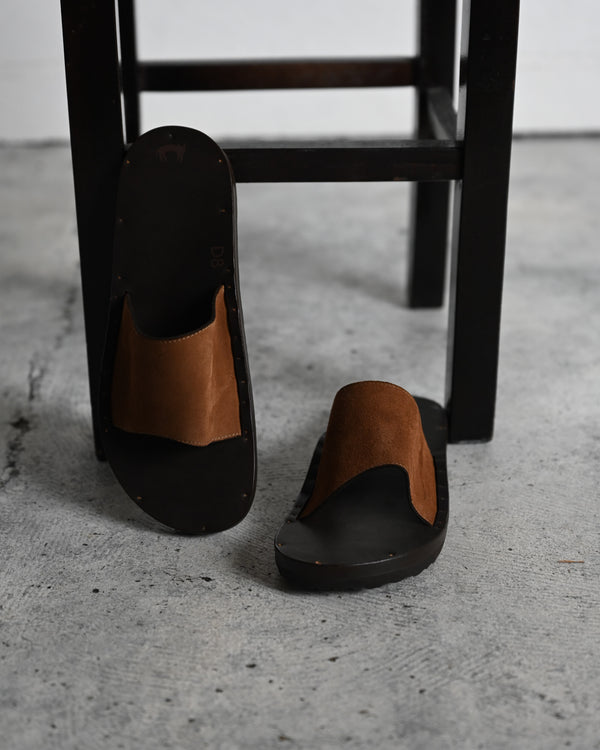 SIMONE Suede, Café