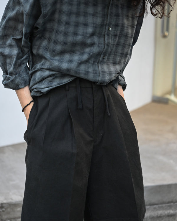 DOUBLE PLEATED WIDE EASY SHORTS, silk nep serge