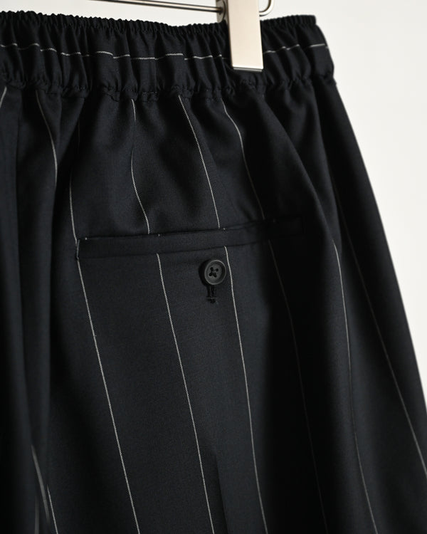 WOOL EXTRA WIDE SHORTS, navy stripe