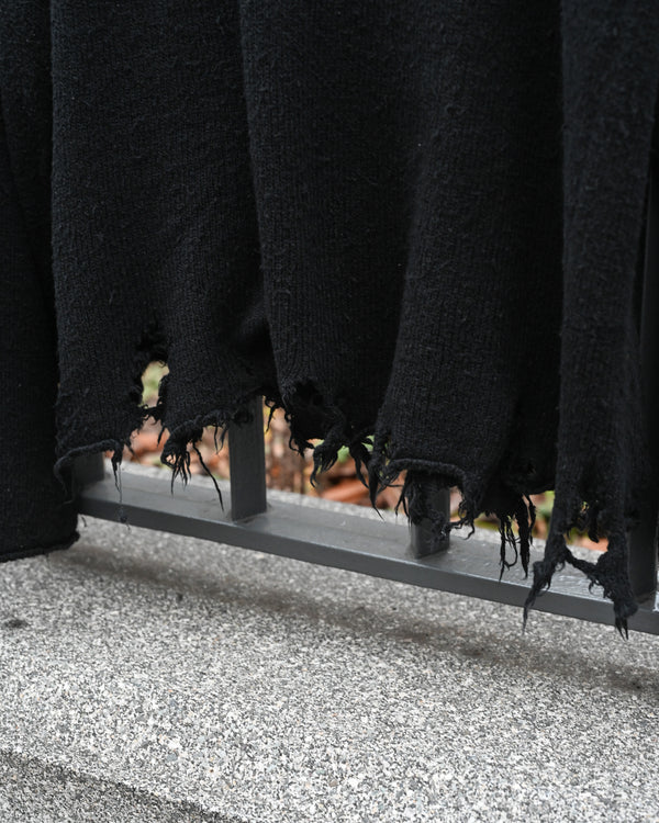 DAMAGE SILK UVNECK KINT, black