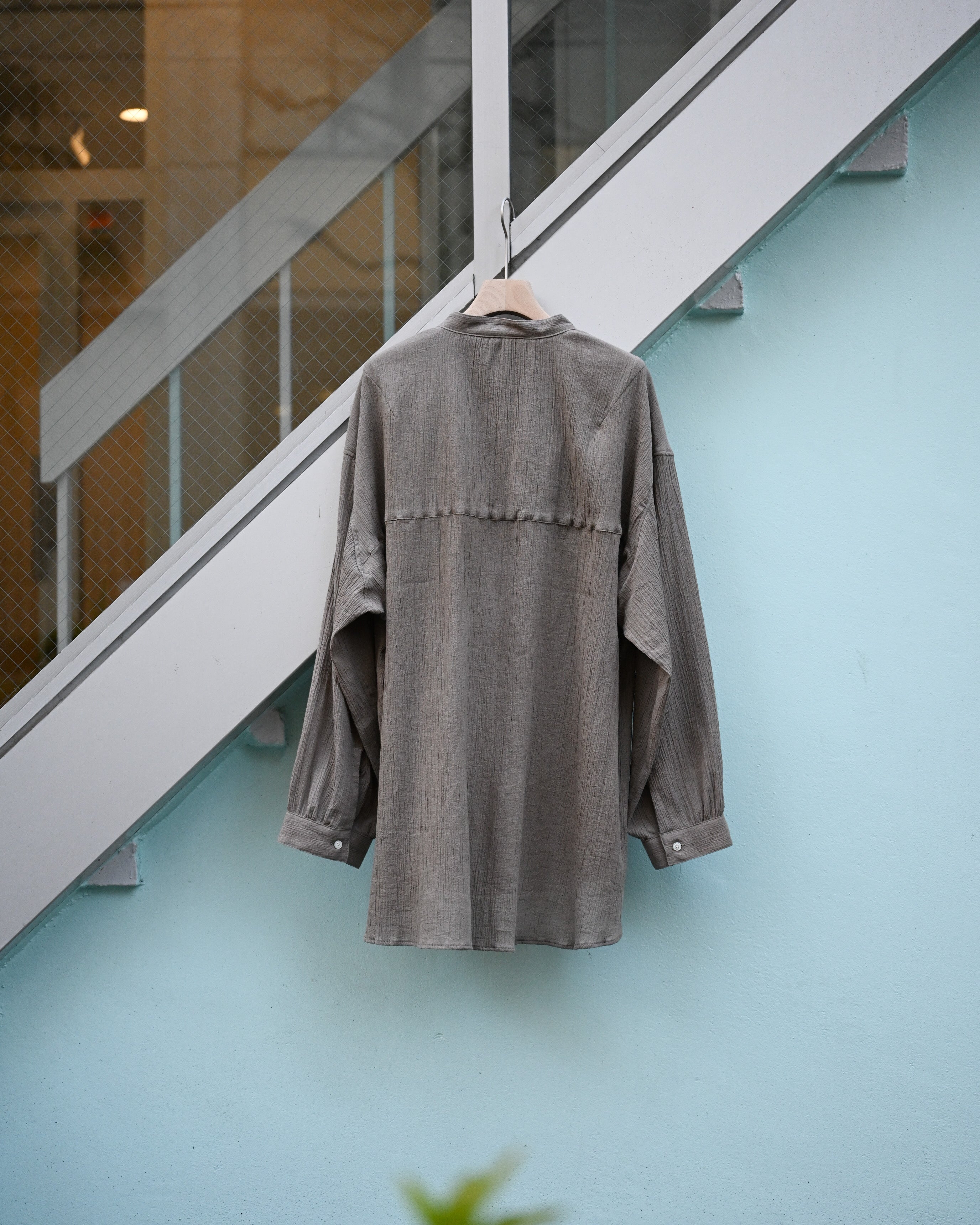 ANCELLM アンセルム - CREPE HALF ZIP SHIRT, greige – coelacanth