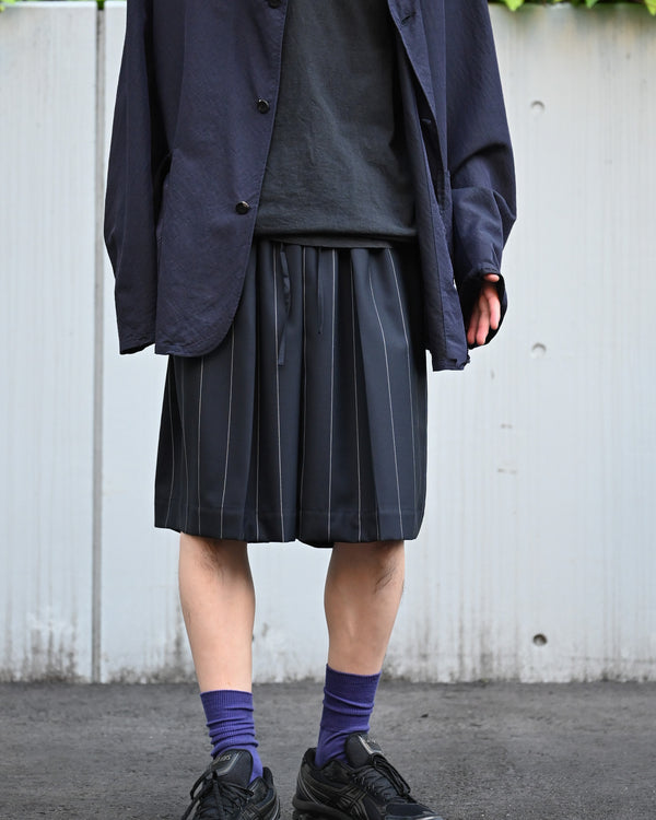 WOOL EXTRA WIDE SHORTS, navy stripe