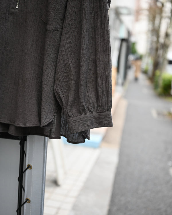 CREPE HALF ZIP SHIRT, brown