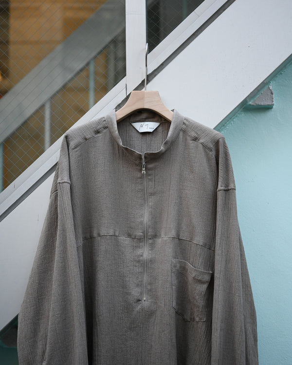 CREPE HALF ZIP SHIRT, greige