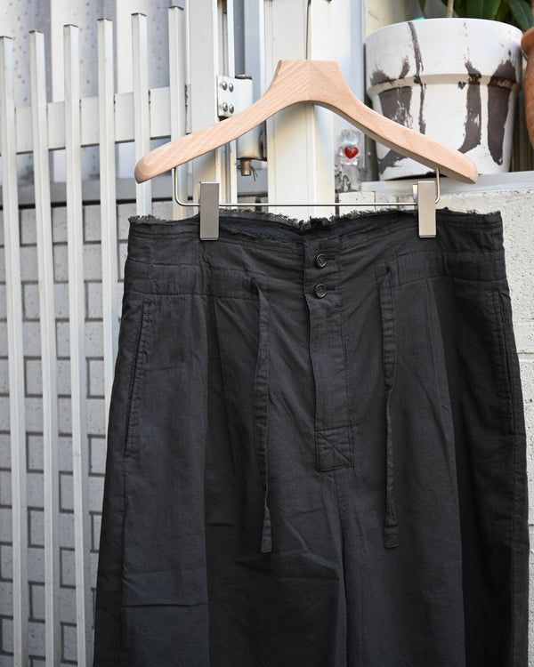 Heat Treatment Home Shorts, black