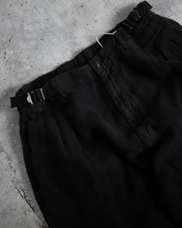 BELTED LINEN TUCK SLACKS