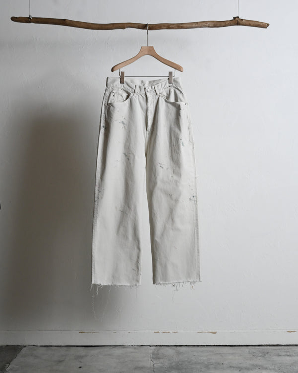 #05 AGING type-C, white