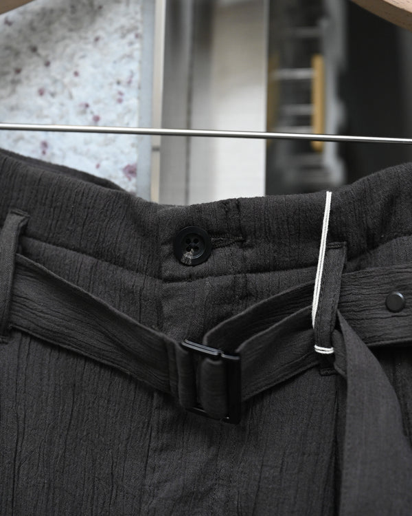 BELTED CREPE TUCK SLACKS, brown