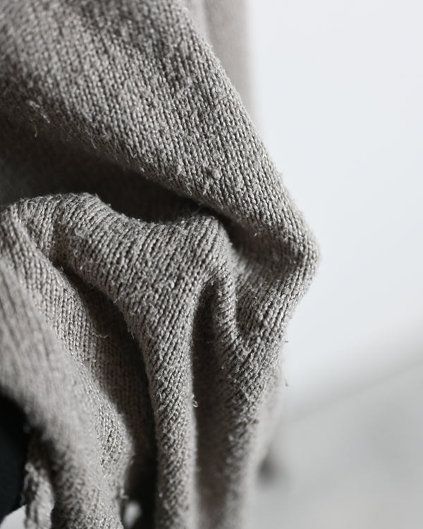 DAMAGE SILK UVNECK KINT, greige