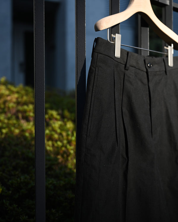 DOUBLE PLEATED WIDE EASY SHORTS, silk nep serge