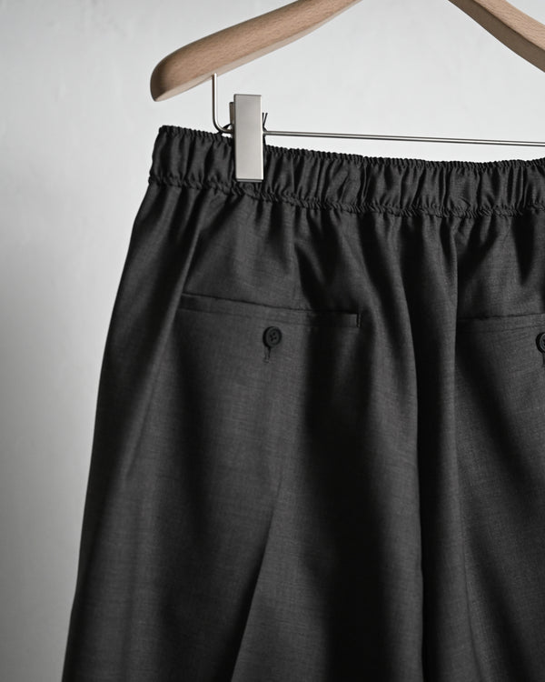 WOOL EXTRA WIDE SHORTS, dark brown