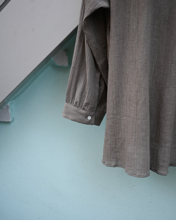 CREPE HALF ZIP SHIRT, greige
