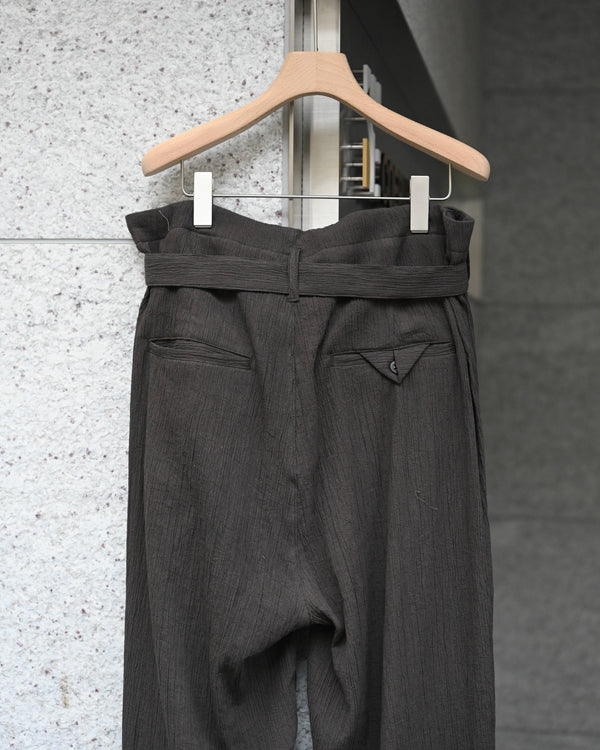 BELTED CREPE TUCK SLACKS, brown
