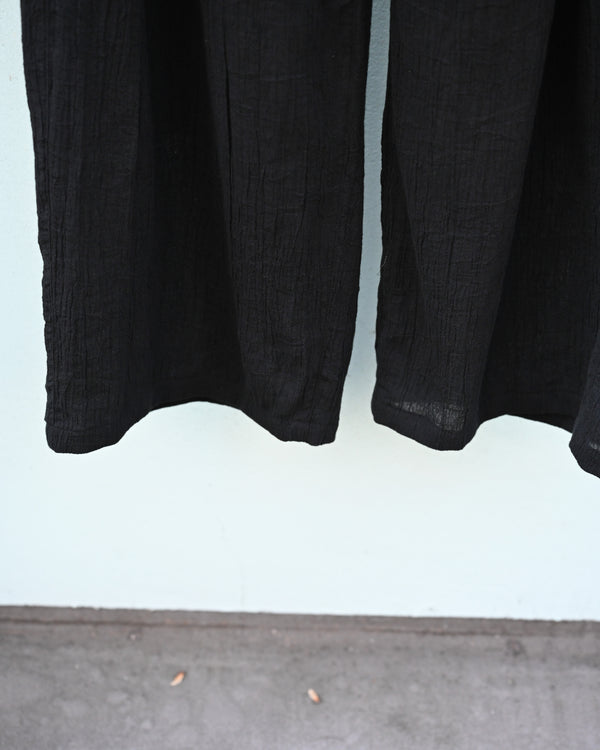 BELTED CREPE TUCK SLACKS, black