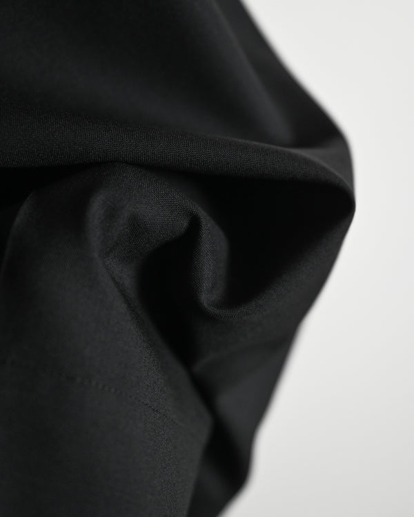 WOOL EXTRA WIDE SHORTS, black