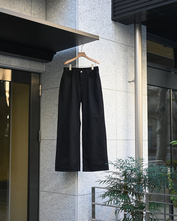 ROBERTS, ONE WASH BLACK DENIM