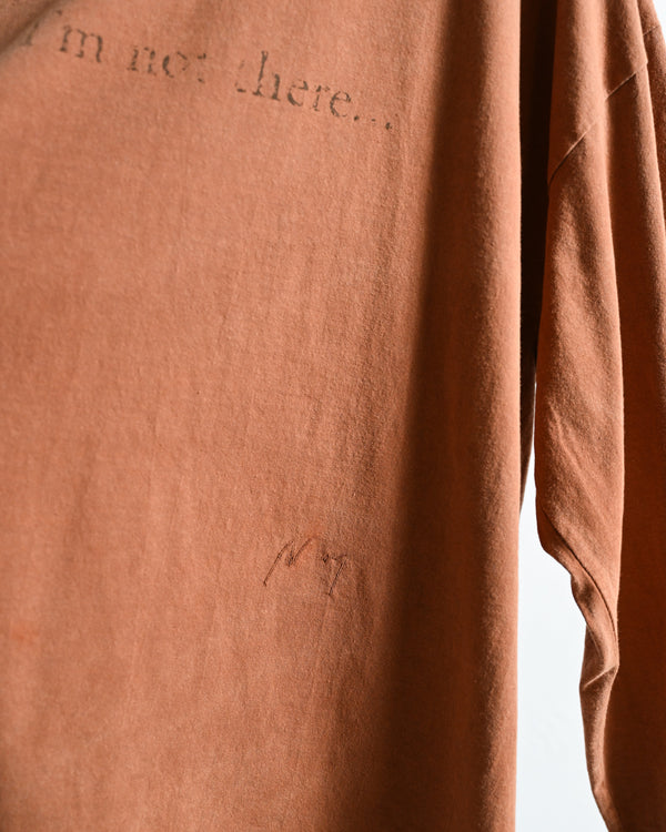 I'm not there DYED LS T-SHIRT, TERRACOTTA-ANCELLM-COELACANTH