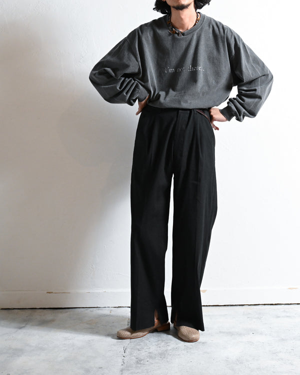 CUT OFF SLIT TUCK SLACKS, BLACK-ANCELLM-COELACANTH