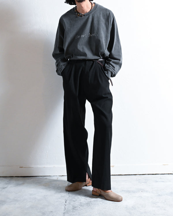 CUT OFF SLIT TUCK SLACKS, BLACK-ANCELLM-COELACANTH