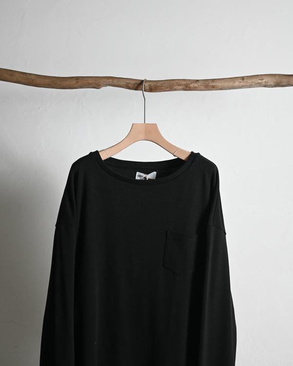 EMB OVERSIZED BOATNECK TEE LS, black