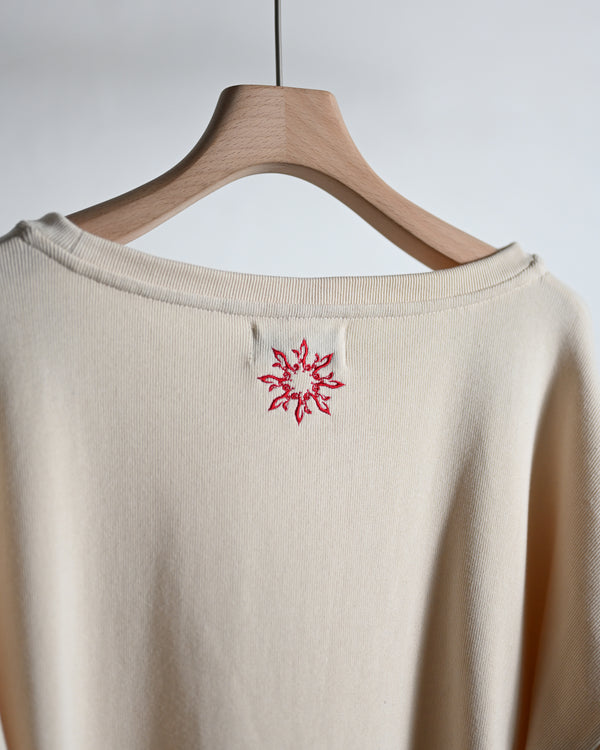 EMB OVERSIZED BOATNECK TEE LS, ecru