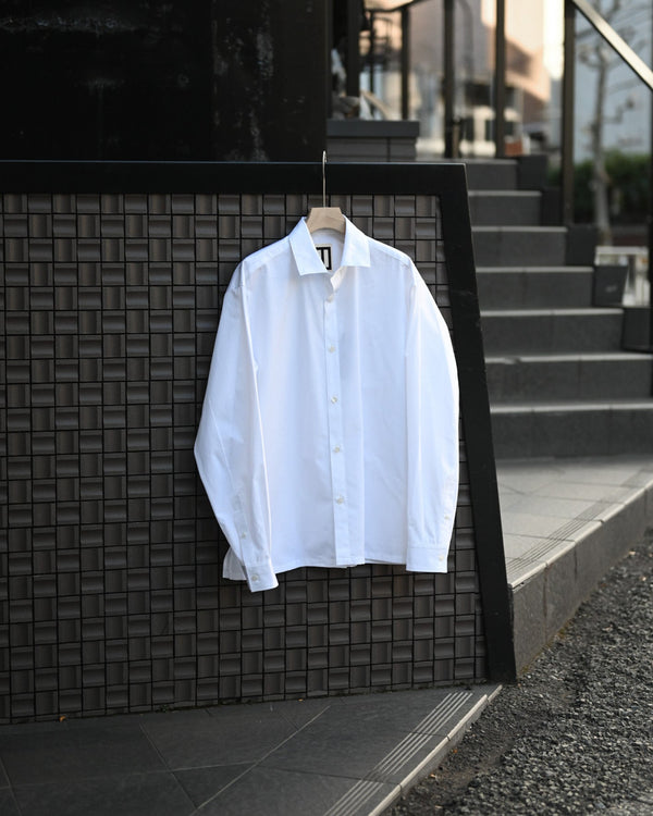 dt shirt, white