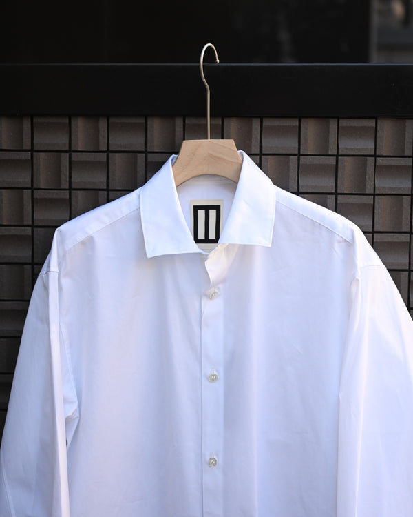 dt shirt, white