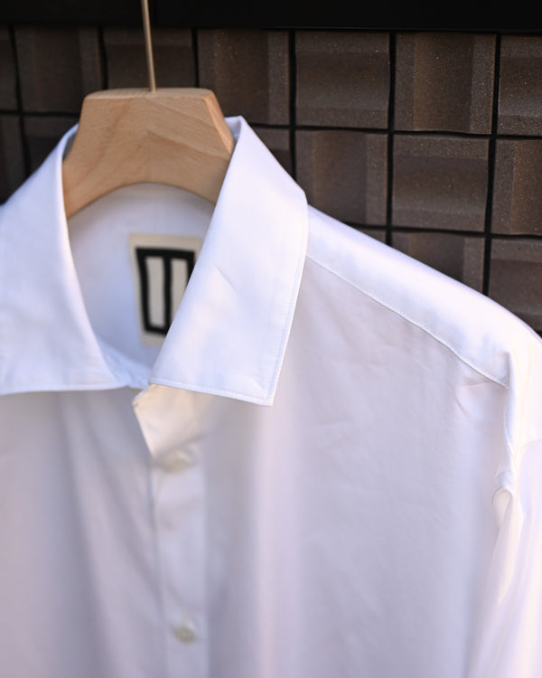 dt shirt, white