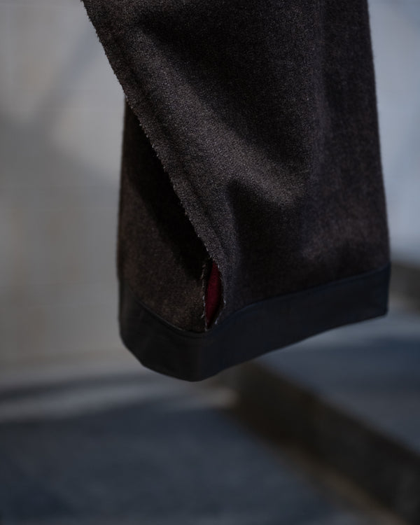 10 Tack pants