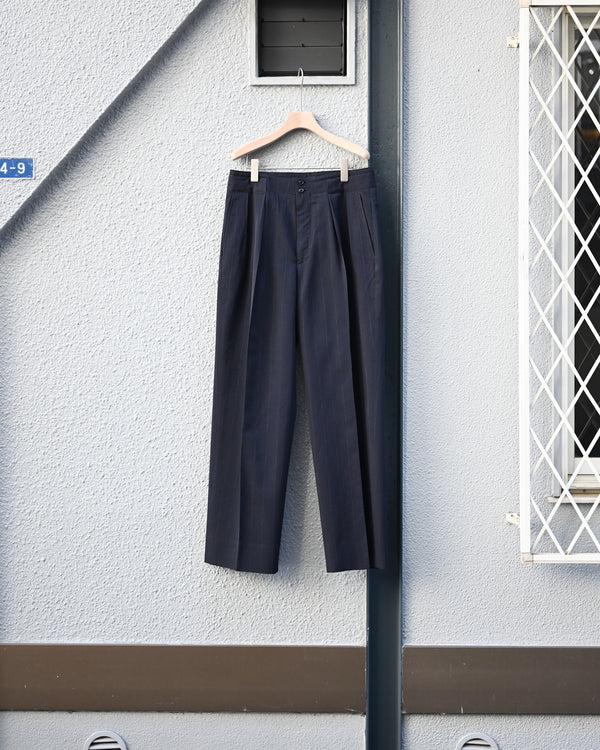 WOOL WASHI STRIPE TUCKED TROUSERS