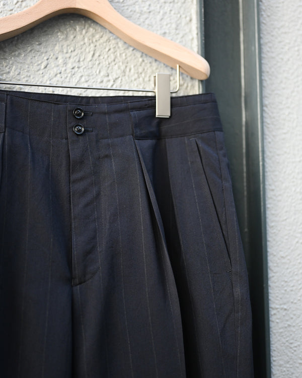 WOOL WASHI STRIPE TUCKED TROUSERS