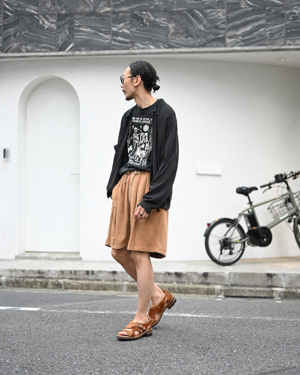 SUEDE TUCK WIDE SHORTS