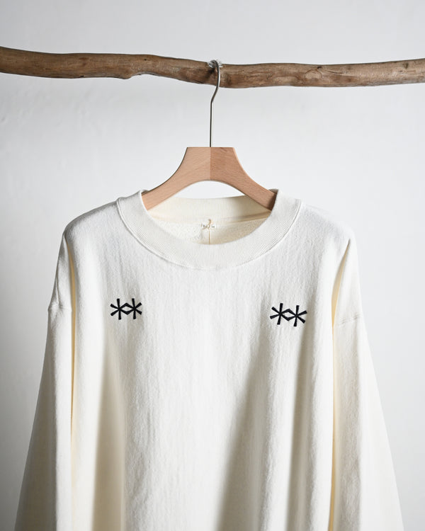 Overdyed Sweatshirts "Holding Flowers" White