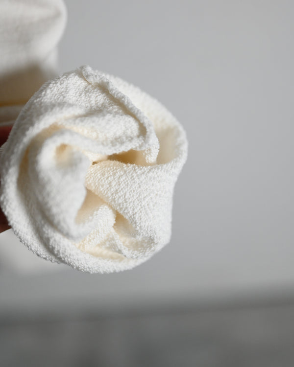 Overdyed Sweatshirts "Holding Flowers" White