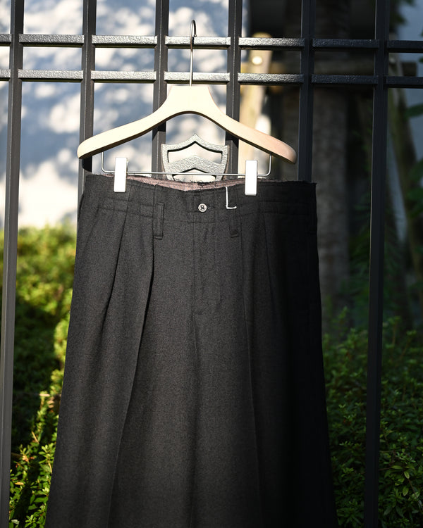 SHRINK WOOL WIDE SLACKS, black