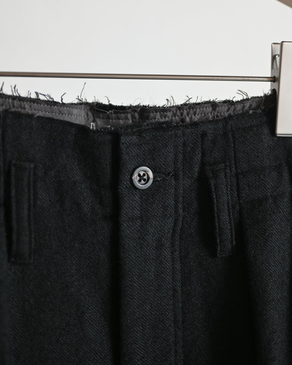 SHRINK WOOL WIDE SLACKS, black