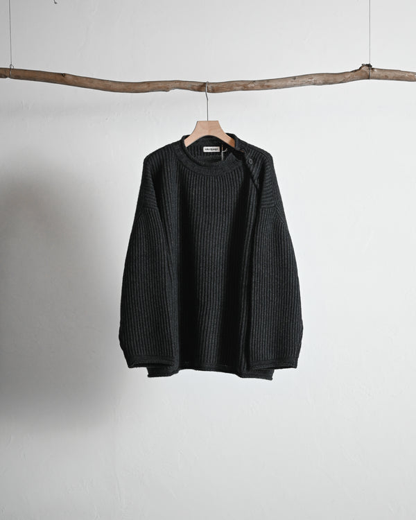 COMFORT BLEND YARN LOOSE FIT SWEATER